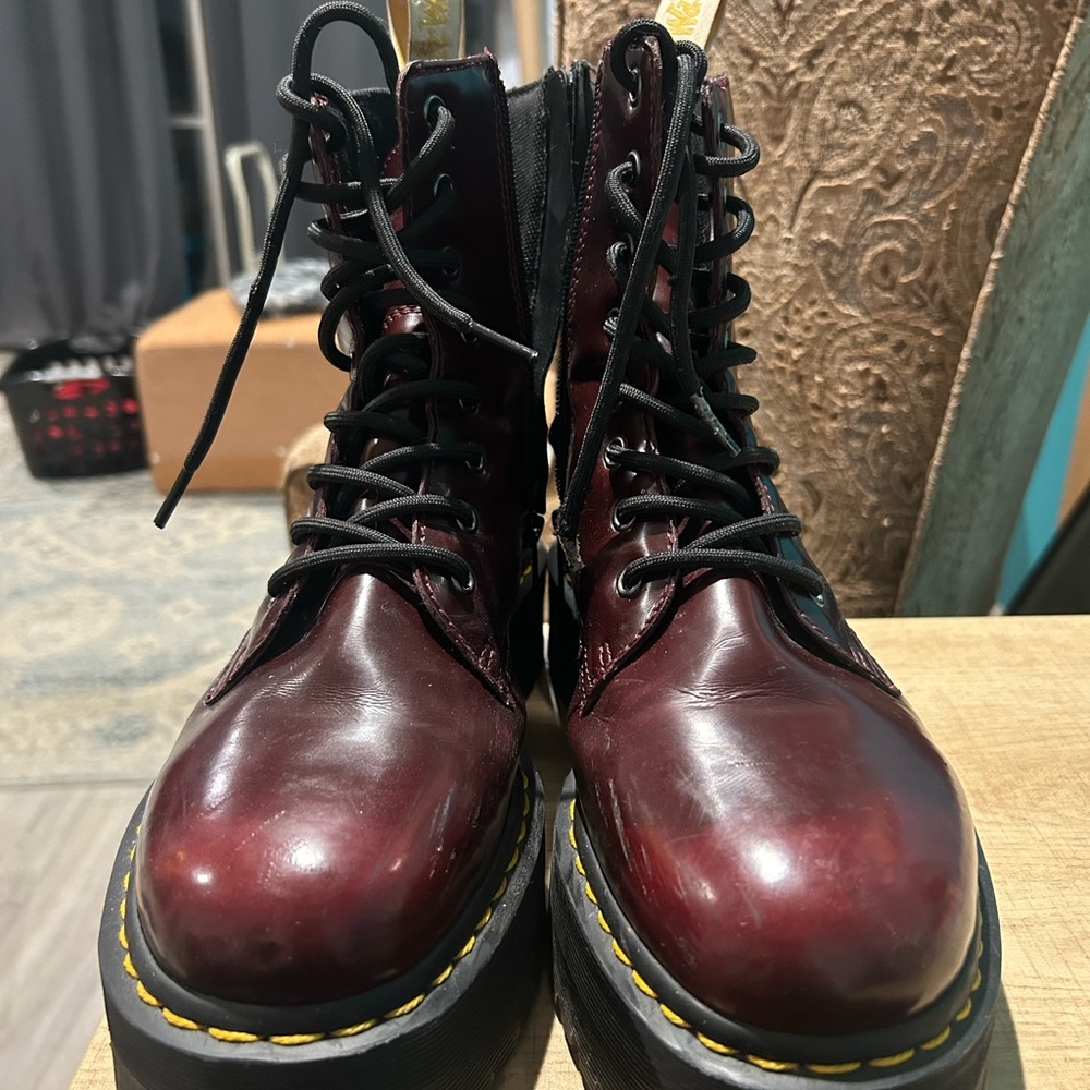 Women’s 11 Doc Martens V Jadon II